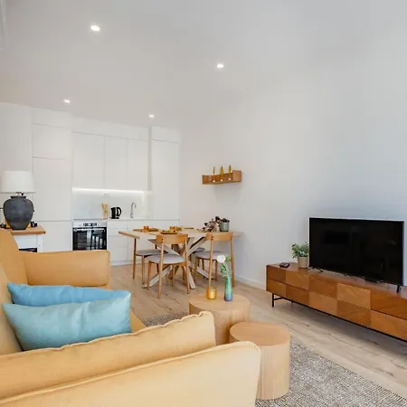 The Morning Light @ Boavista Flats * פורטו