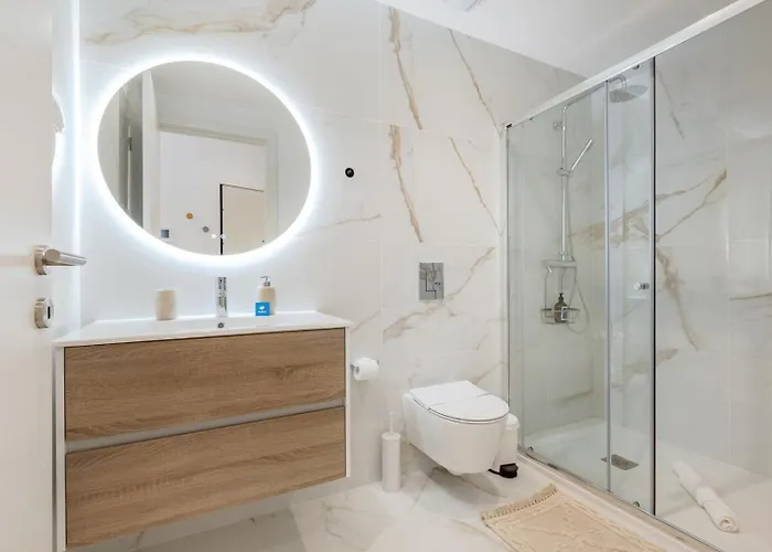 The Morning Light @ Boavista Flats * Porto