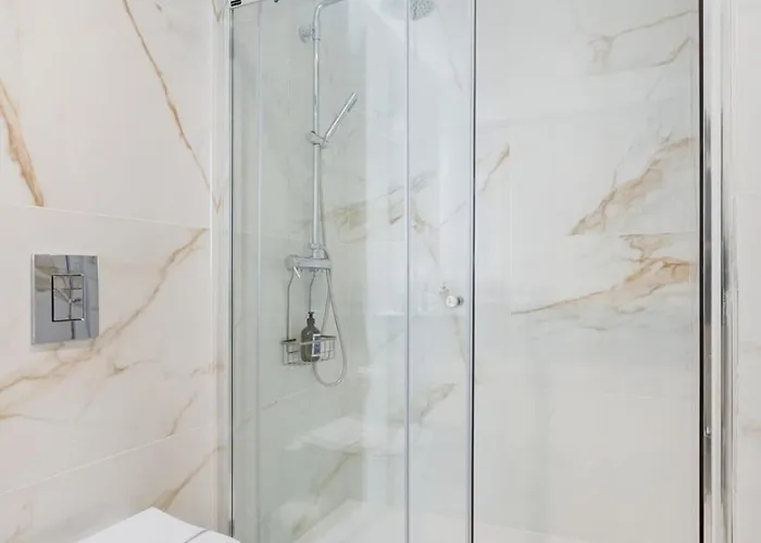 The Morning Light @ Boavista Flats Porto