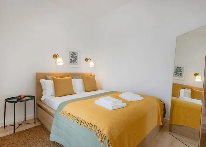 The Morning Light @ Boavista Flats Порту